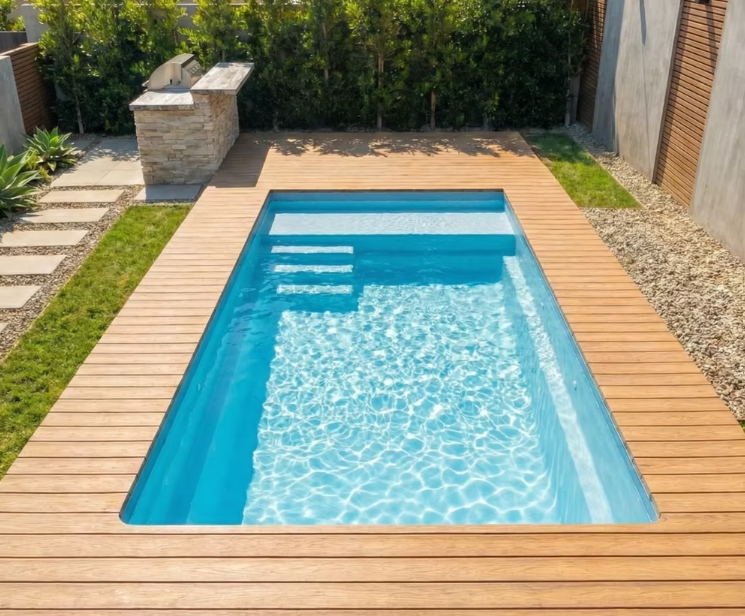 Lido — 20ft × 7ft 6in pool with tanning ledge and built-in bench